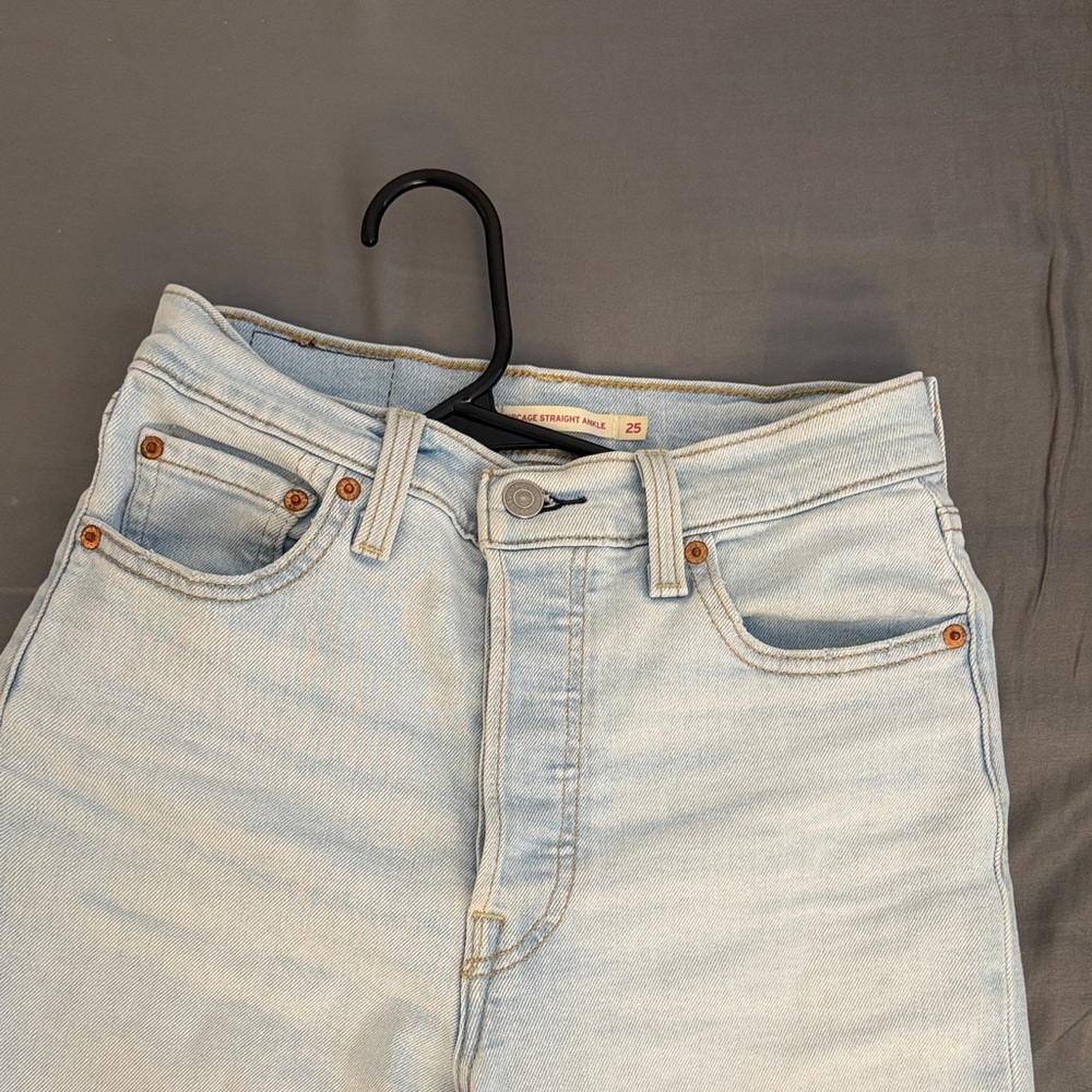 Levis Ribcage Straight Ankle 25